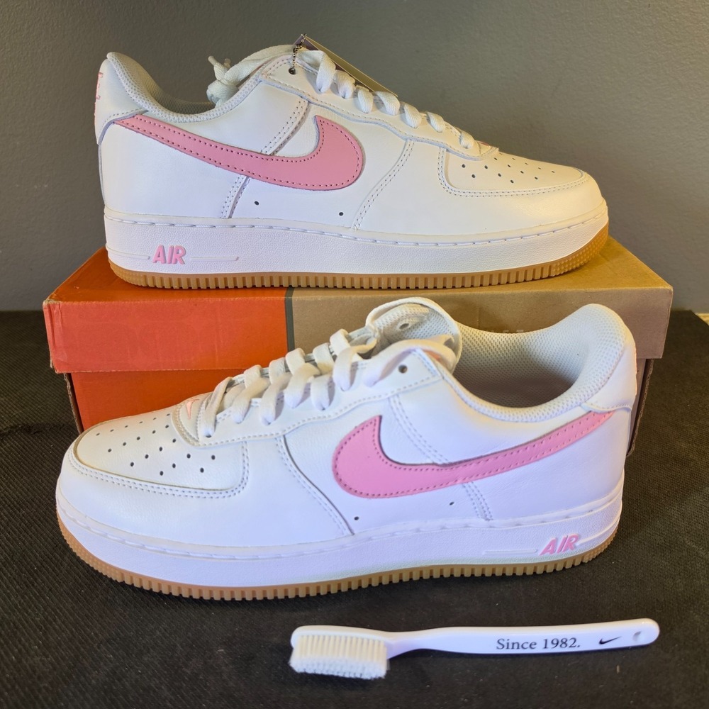 New Men's 10.5 Nike Air Force 1 Anniversary Edition White Pink Gum DM0576